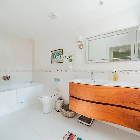 Beautiful Cottage In Brockenhurst With Forest View Exterior photo