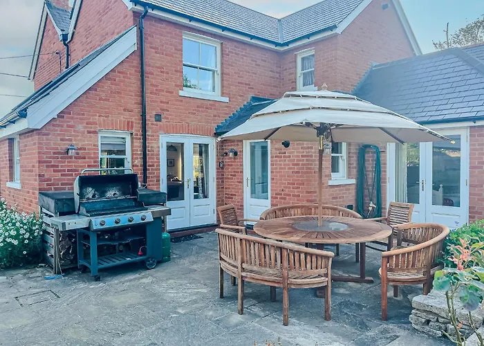Beautiful Cottage In Brockenhurst With Forest View